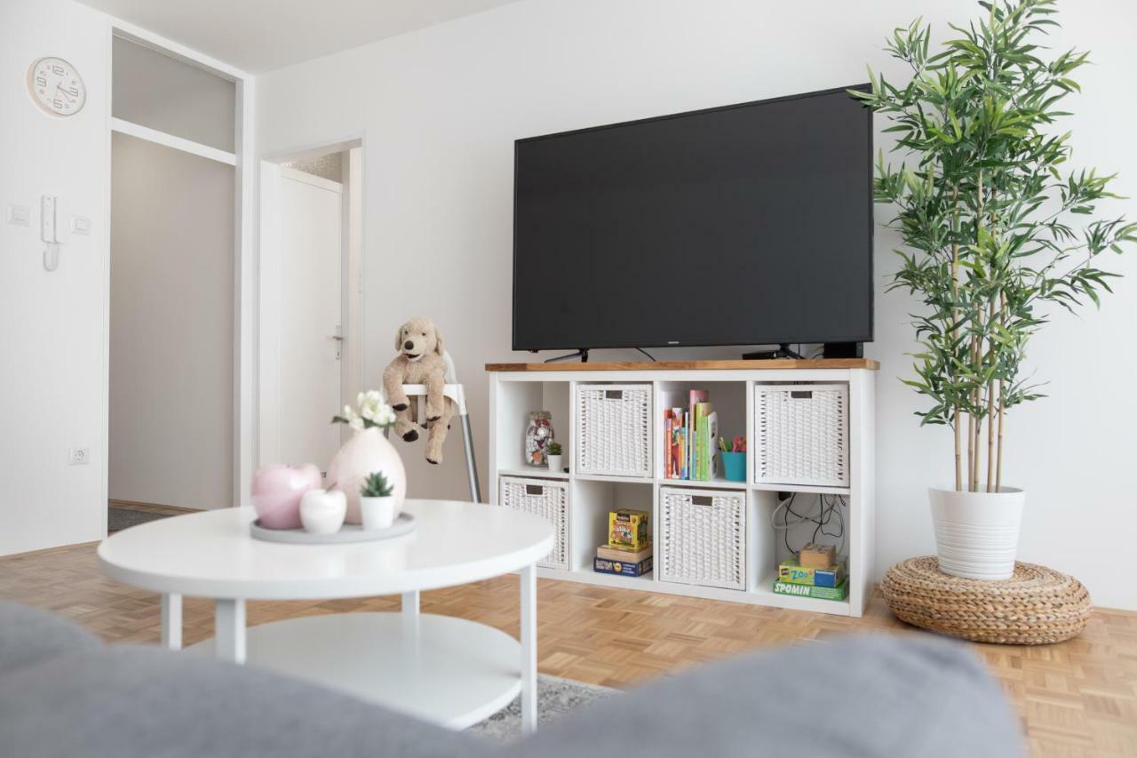 Family Apartment With Garden 卢布尔雅那 外观 照片